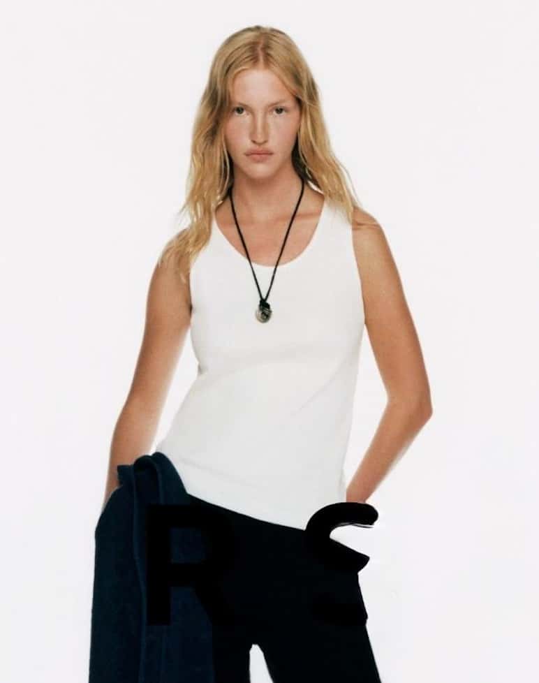 Molly Merland — Flash Model
